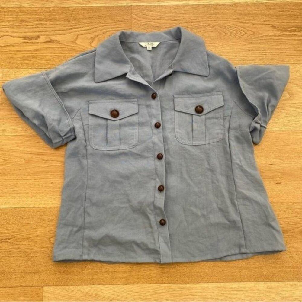 J.Ing Short Sleeve Chest Flap Pocket Button Front Blouse in Blue